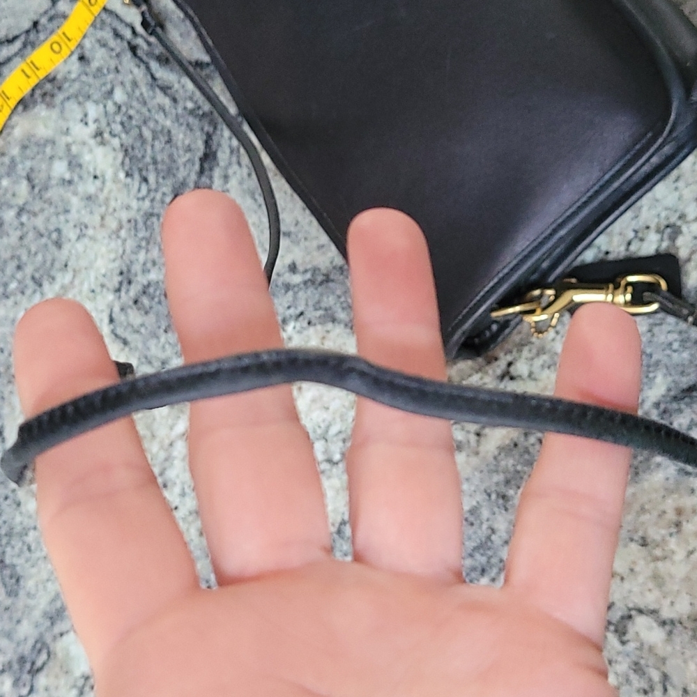 Coach Vintage Crossbody Bag - Picture 4 of 15